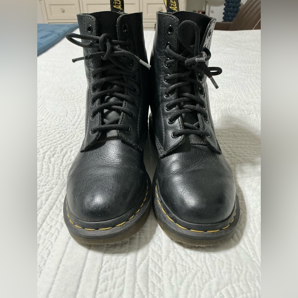 Dr. Martens Women's 1460 Pascal Boots Size 8